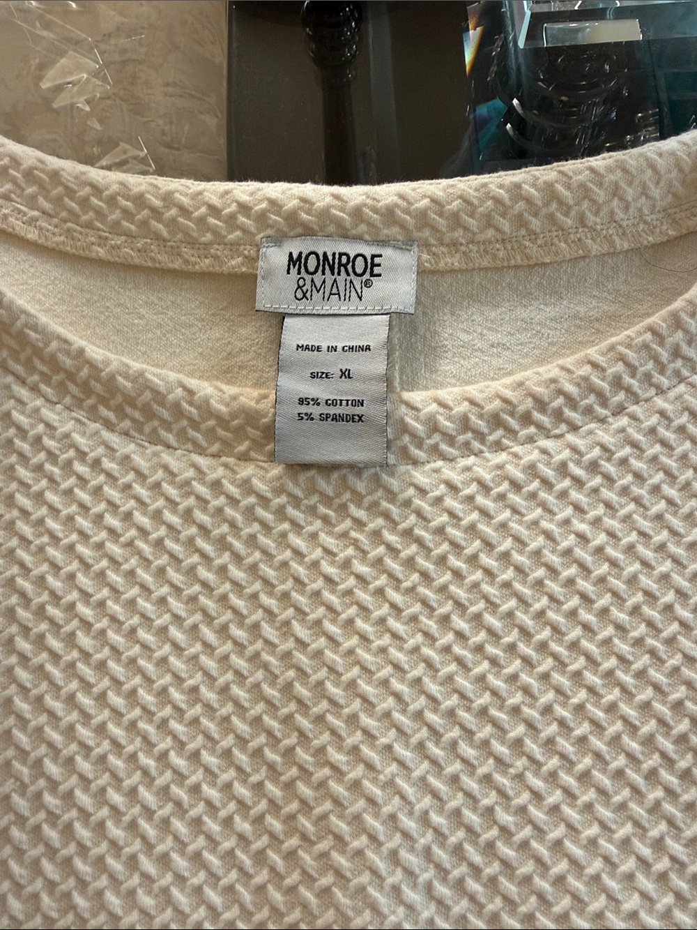 Ivory Top - Picture 4 of 4